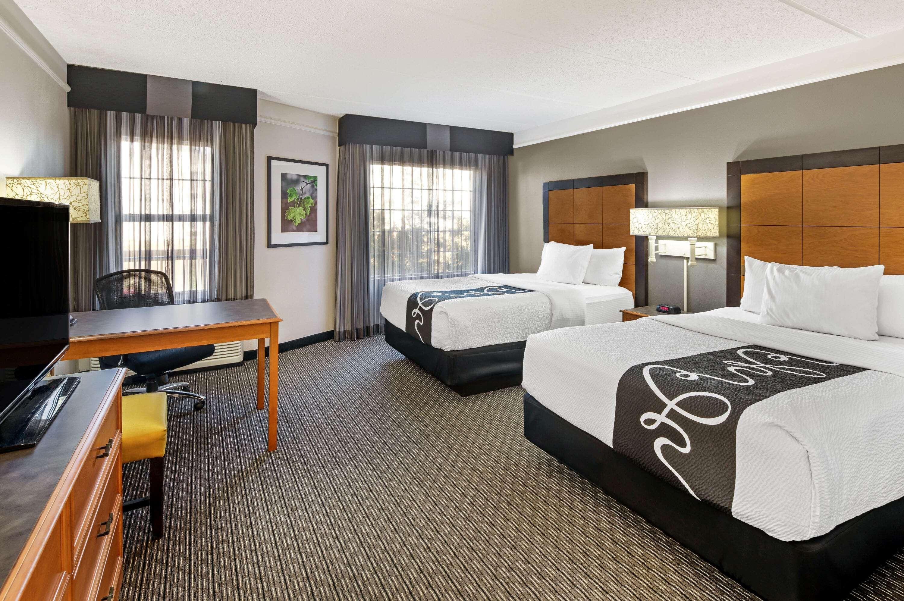 La Quinta By Wyndham Macon Hotel Exterior photo