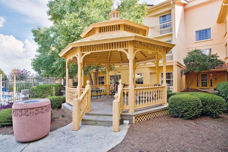 La Quinta By Wyndham Macon Hotel Exterior photo